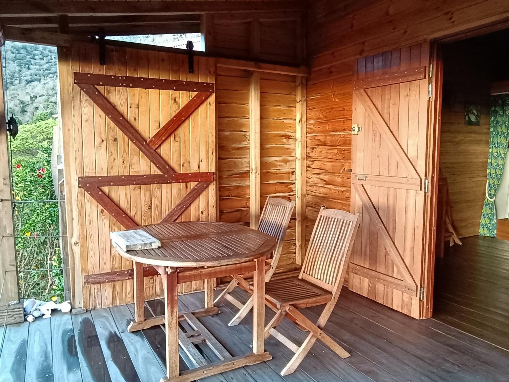 Ti Kaz Anoli Vue Epoustouflante Sur La Baie Βίλα Terre-de-Bas Εξωτερικό φωτογραφία